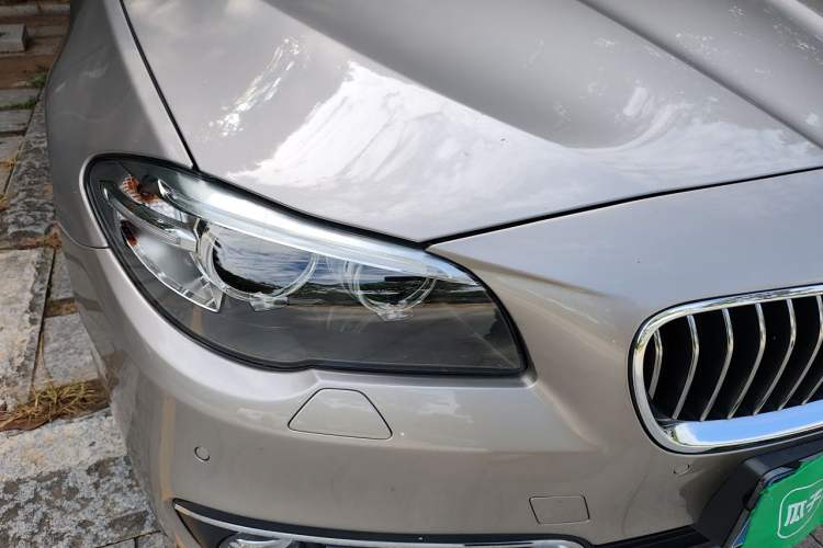 Used BMW 5 Series 2017 525Li Luxury Design Package Right Front Headlight