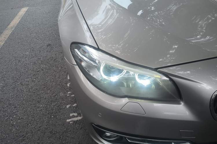 Used BMW 5 Series 2017 525Li Luxury Design Package Right Front Headlight