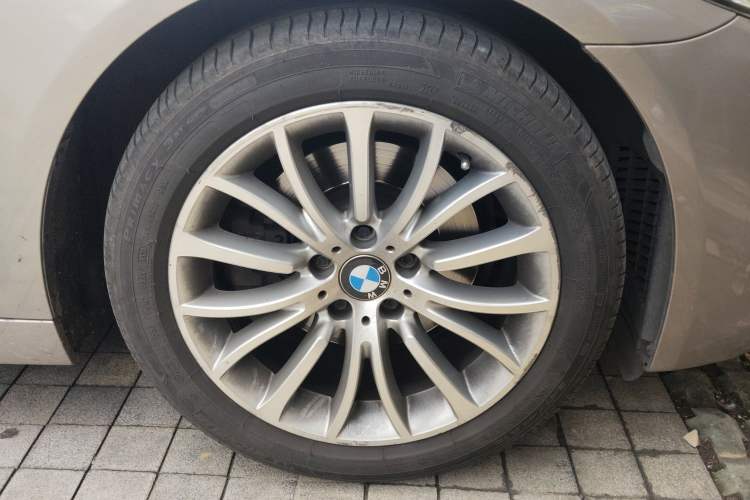 Used BMW 5 Series 2017 525Li Luxury Design Package Right Front Wheel Hub