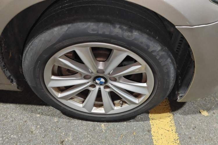 Used BMW 5 Series 2017 520Li Elegant Edition Right Front Wheel Hub