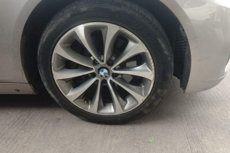 Used BMW 5 Series 2017 525Li Leading Model Right Front Wheel Hub