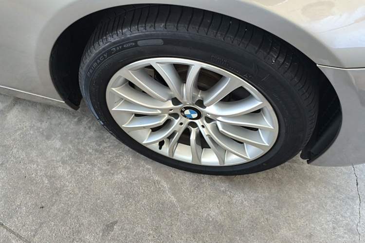 Used BMW 5 Series 2017 525Li Luxury Design Package Right Front Wheel Hub