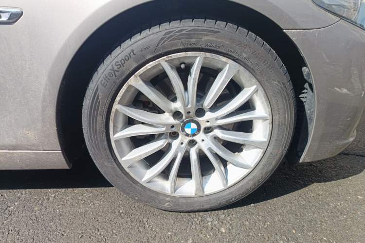 Used BMW 5 Series 2017 525Li Luxury Design Package Right Front Wheel Hub