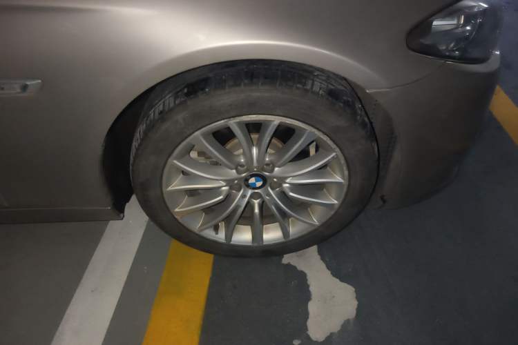 Used BMW 5 Series 2017 525Li Luxury Design Package Right Front Wheel Hub