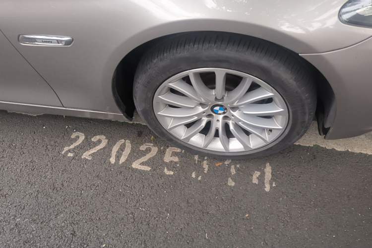 Used BMW 5 Series 2017 525Li Luxury Design Package Right Front Wheel Hub