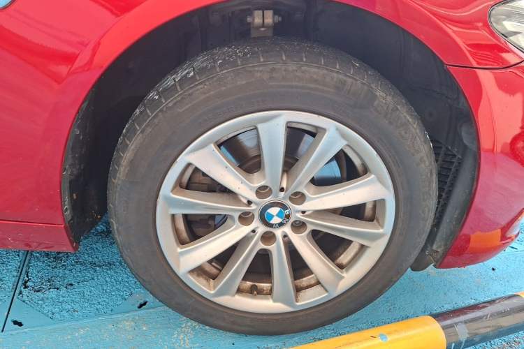 Used BMW 5 Series 2017 520Li Elegant Edition Right Front Wheel Hub