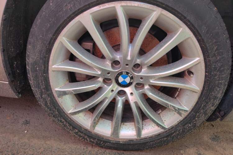 Used BMW 5 Series 2017 525Li Luxury Design Package Right Front Wheel Hub