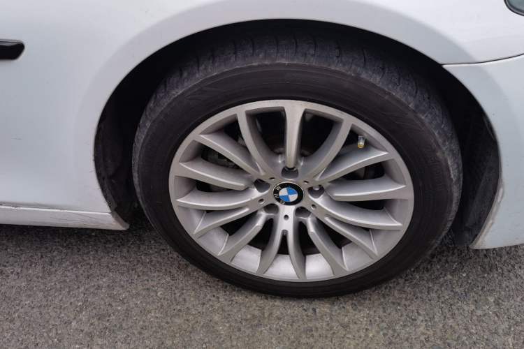Used BMW 5 Series 2017 525Li Luxury Design Package Right Front Wheel Hub