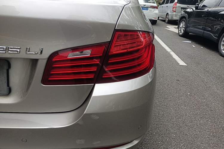 Used BMW 5 Series 2017 525Li Leading Model Right Rear Taillight