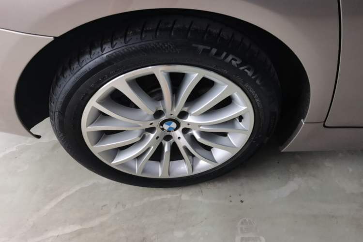 Used BMW 5 Series 2017 525Li Luxury Design Package Right Rear Wheel Hub