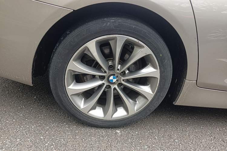 Used BMW 5 Series 2017 525Li Leading Model Right Rear Wheel Hub