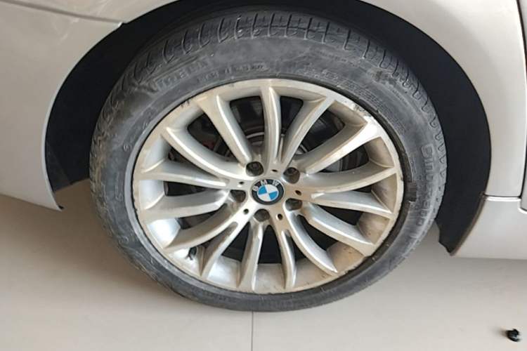 Used BMW 5 Series 2017 525Li Luxury Design Package Right Rear Wheel Hub