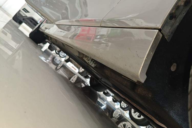 Used BMW 5 Series 2017 520Li Elegant Edition Right Side Sill