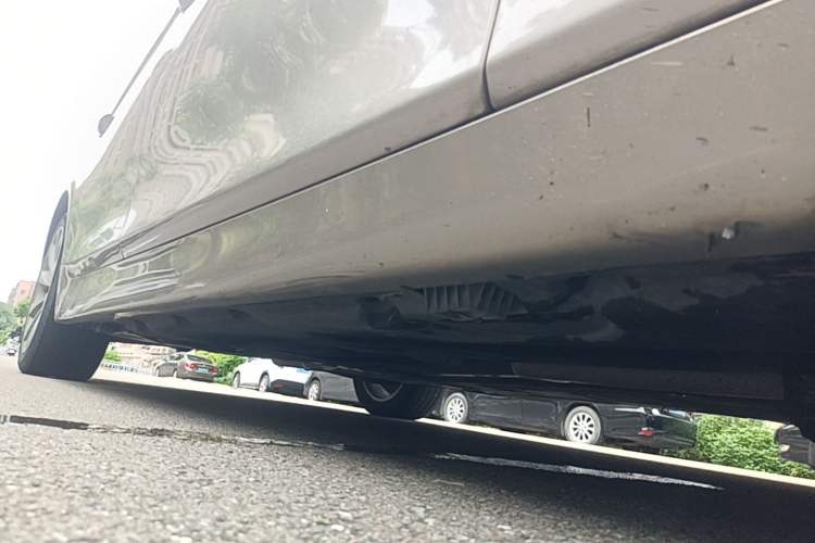 Used BMW 5 Series 2017 525Li Leading Model Right Side Sill