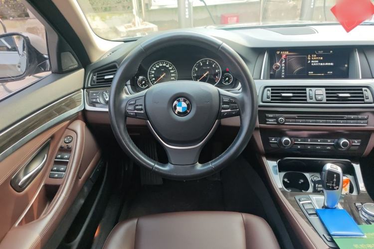 Used BMW 5 Series 2017 525Li Luxury Design Package Steering Wheel