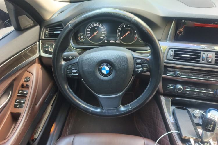 Used BMW 5 Series 2017 525Li Luxury Design Package Steering Wheel