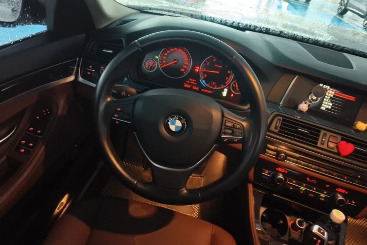 Used BMW 5 Series 2017 520Li Elegant Edition Steering Wheel