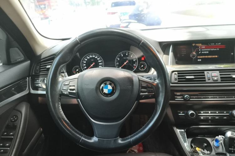 Used BMW 5 Series 2017 525Li Luxury Design Package Steering Wheel