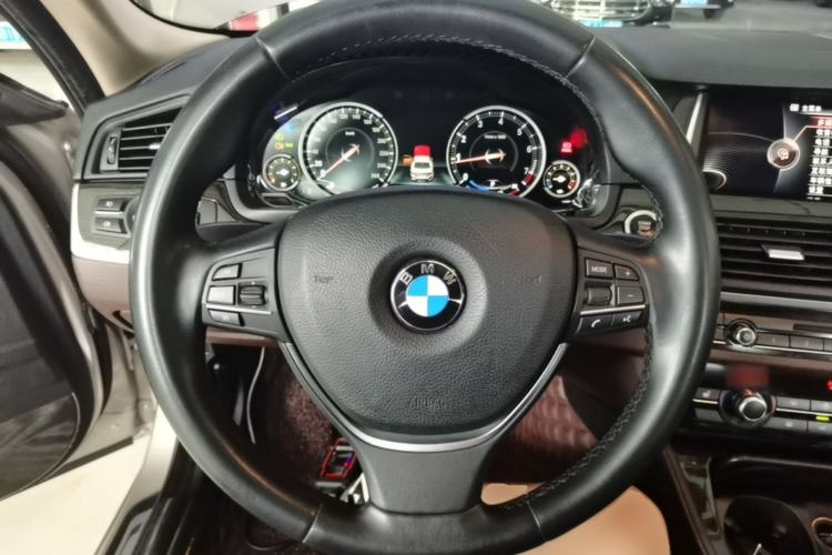 Used BMW 5 Series 2017 525Li Luxury Design Package Steering Wheel