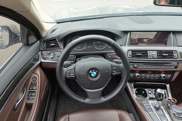 Used BMW 5 Series 2017 525Li Luxury Design Package Steering Wheel