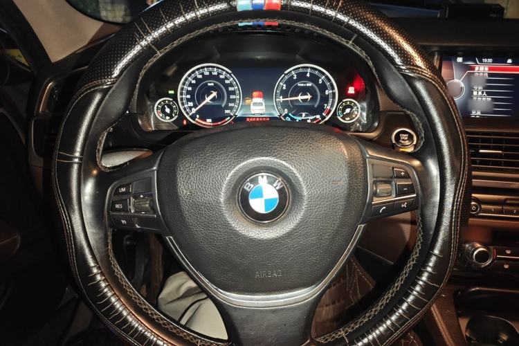 Used BMW 5 Series 2017 525Li Luxury Design Package Steering Wheel