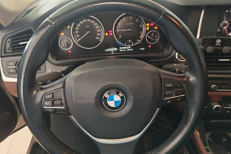 Used BMW 5 Series 2017 520Li Elegant Edition Steering Wheel