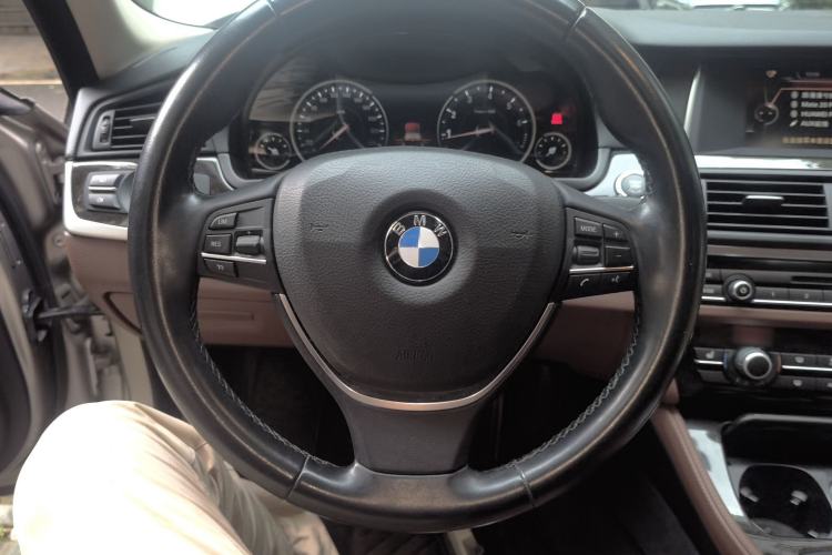 Used BMW 5 Series 2017 525Li Leading Model Steering Wheel