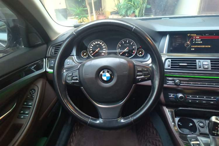 Used BMW 5 Series 2017 525Li Luxury Design Package Steering Wheel