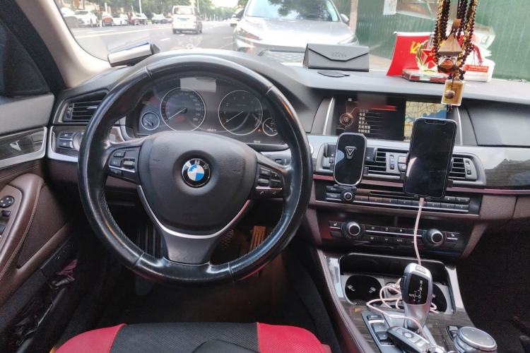 Used BMW 5 Series 2017 525Li Luxury Design Package Steering Wheel