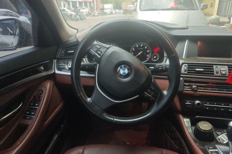 Used BMW 5 Series 2017 525Li Leading Model Steering Wheel