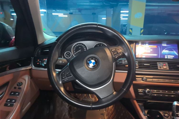 Used BMW 5 Series 2017 520Li Elegant Edition Steering Wheel
