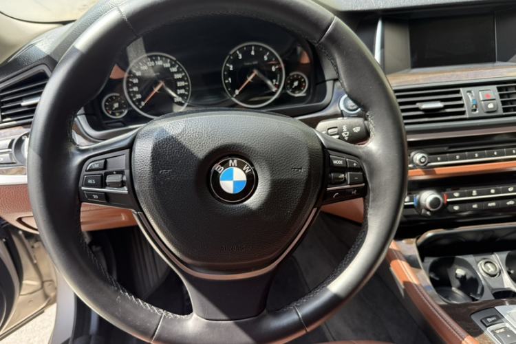 Used BMW 5 Series 2017 525Li Leading Model Steering Wheel