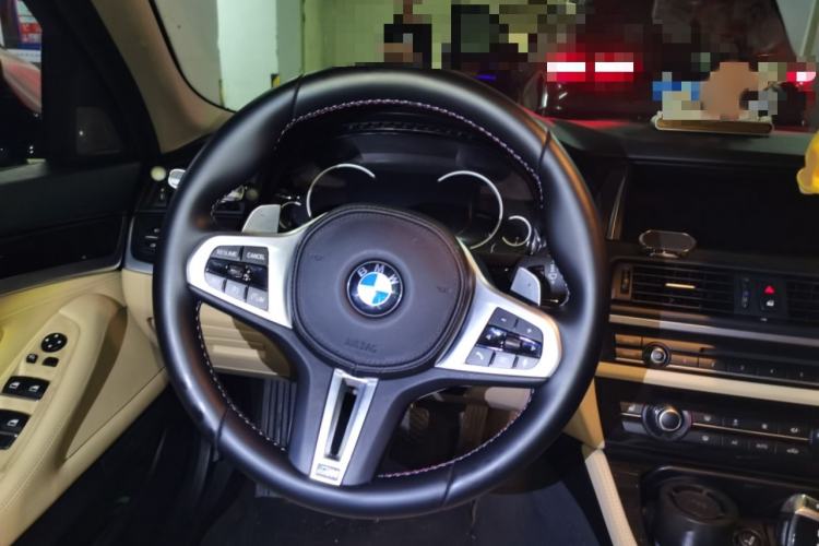 Used BMW 5 Series 2017 525Li Luxury Design Package Steering Wheel