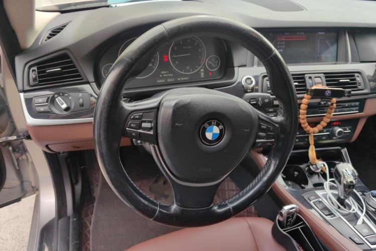 Used BMW 5 Series 2017 520Li Elegant Edition Steering Wheel