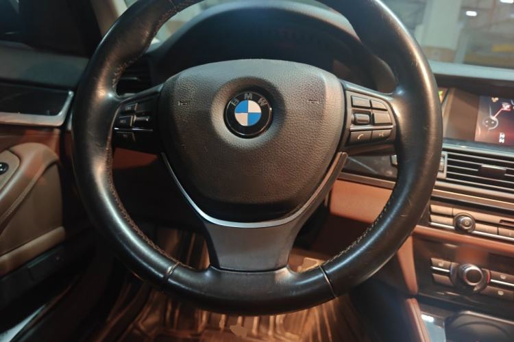 Used BMW 5 Series 2017 520Li Elegant Edition Steering Wheel
