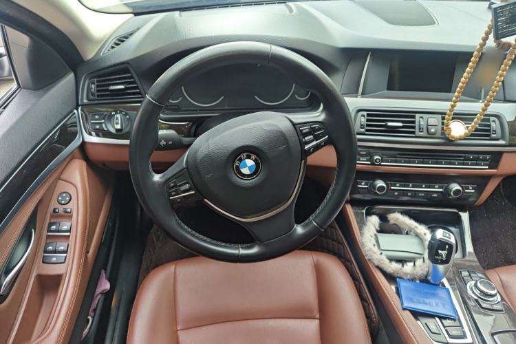 Used BMW 5 Series 2017 525Li Leading Model Steering Wheel