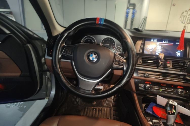 Used BMW 5 Series 2017 520Li Elegant Edition Steering Wheel