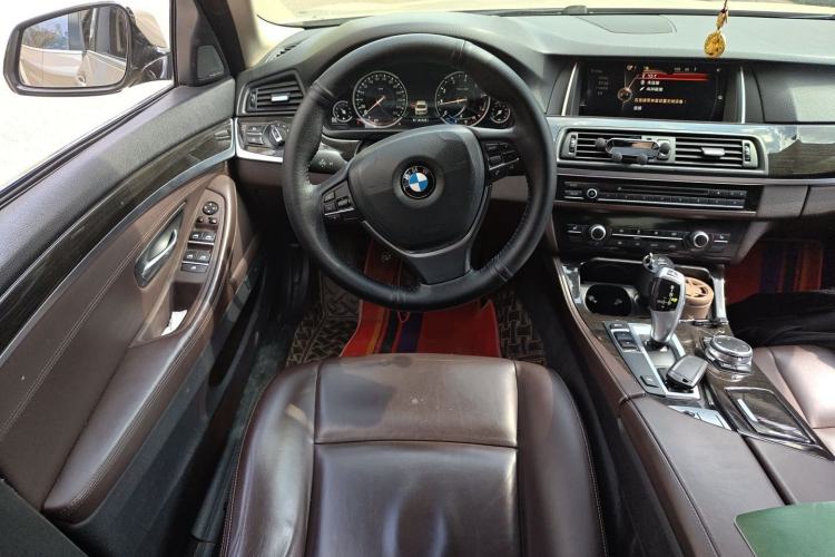 Used BMW 5 Series 2017 525Li Luxury Design Package Steering Wheel