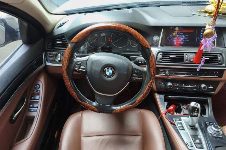 Used BMW 5 Series 2017 520Li Elegant Edition Steering Wheel