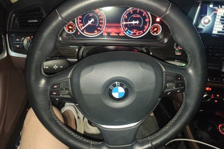 Used BMW 5 Series 2017 525Li Luxury Design Package Steering Wheel