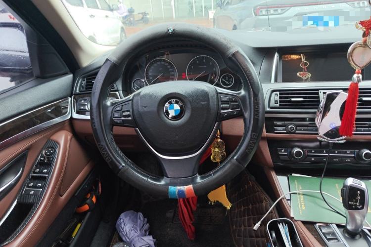 Used BMW 5 Series 2017 525Li Leading Model Steering Wheel