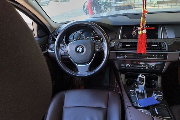 Used BMW 5 Series 2017 525Li Luxury Design Package Steering Wheel
