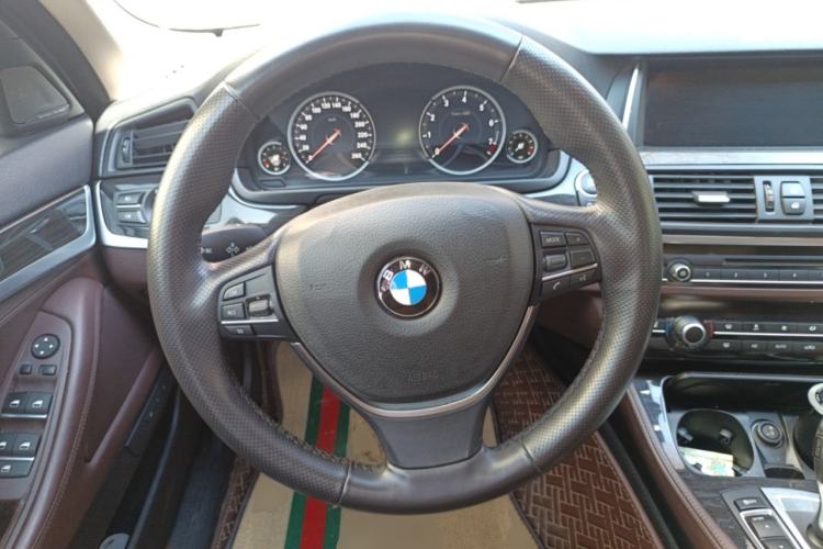 Used BMW 5 Series 2017 525Li Luxury Design Package Steering Wheel
