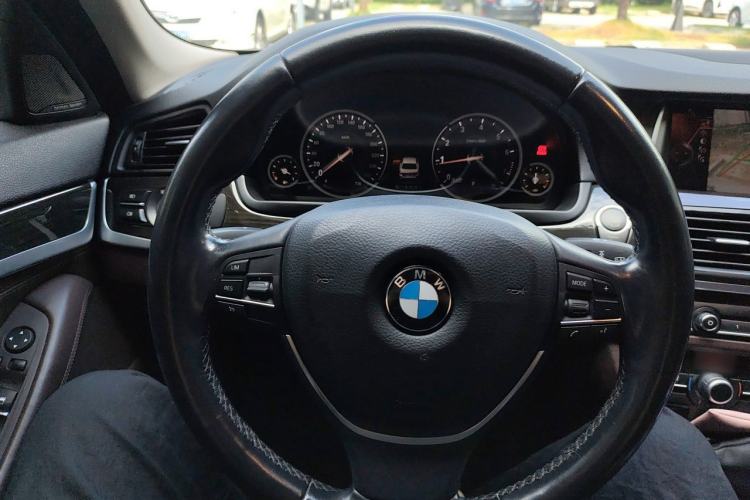 Used BMW 5 Series 2017 525Li Luxury Design Package Steering Wheel