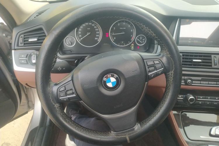 Used BMW 5 Series 2017 525Li Leading Model Steering Wheel