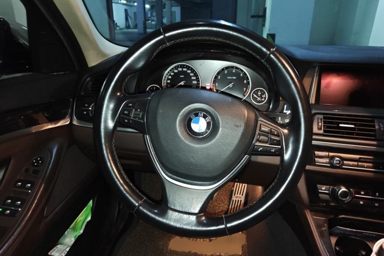 Used BMW 5 Series 2017 525Li Luxury Design Package Steering Wheel
