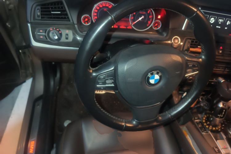 Used BMW 5 Series 2017 525Li Luxury Design Package Steering Wheel