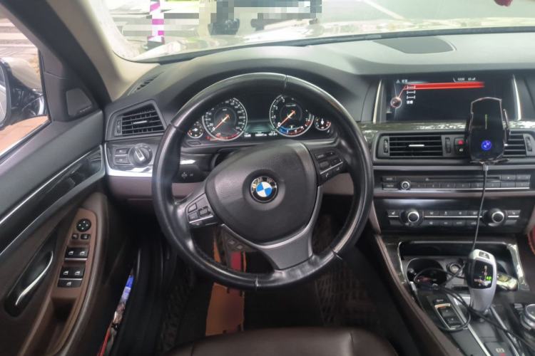 Used BMW 5 Series 2017 525Li Luxury Design Package Steering Wheel