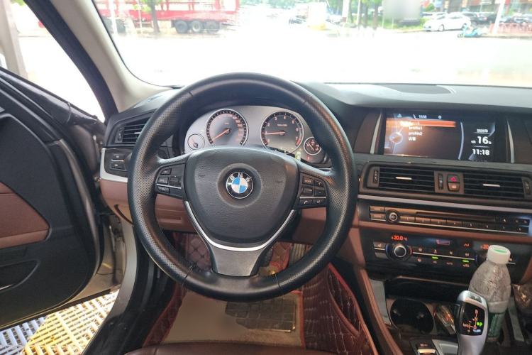Used BMW 5 Series 2017 525Li Leading Model Steering Wheel