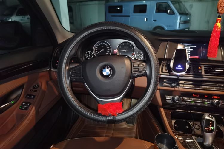 Used BMW 5 Series 2017 525Li Leading Model Steering Wheel